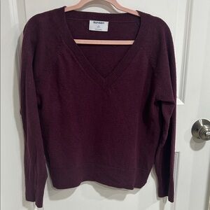 Old Navy Women's Purple V-Neck Sweater